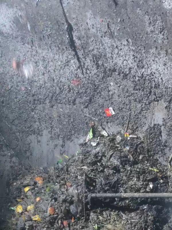 平乐污水池清理